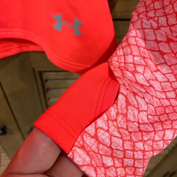 Under Armour Women’s Fitted Cold Gear Pullover - XS - Picture 8 of 8